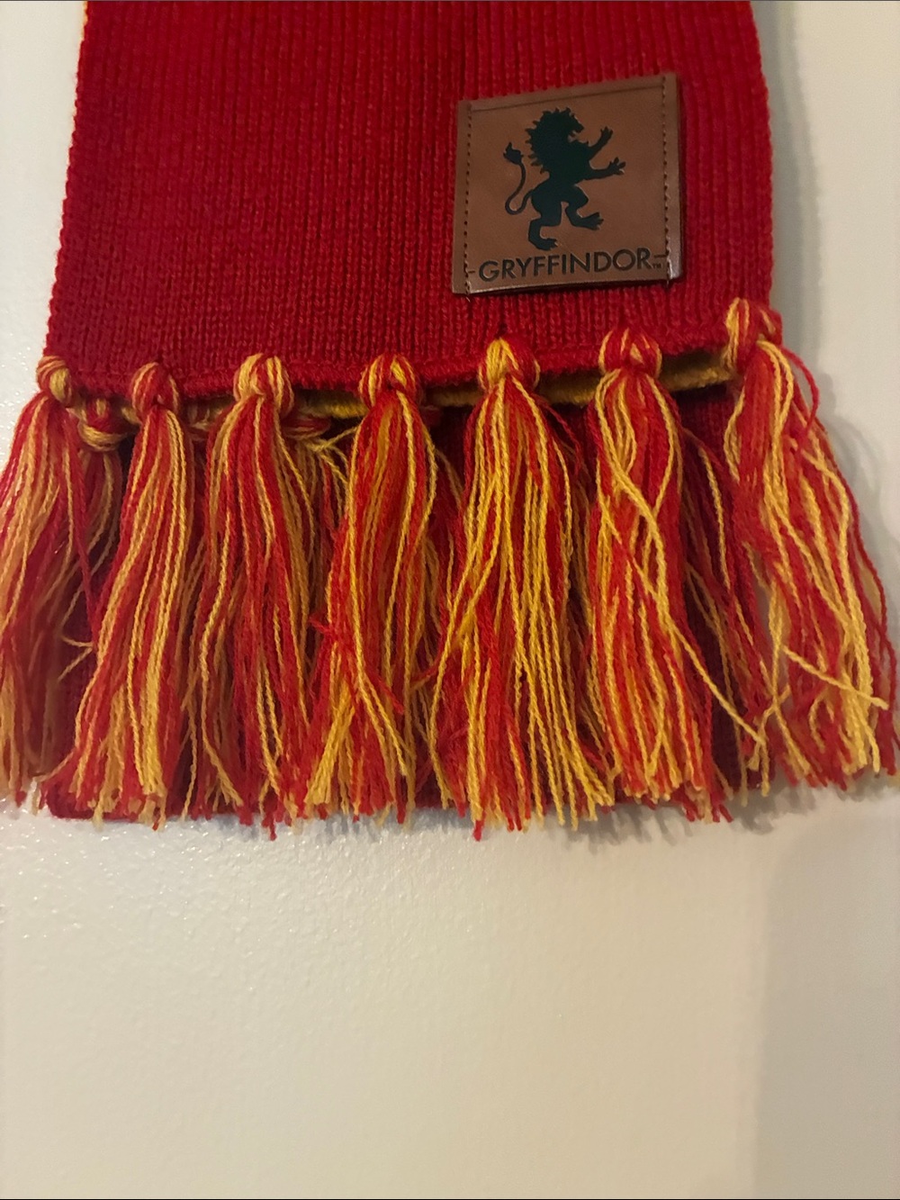 Harry Potter - Gryffindor ( unisex) Scarf - Picture 3 of 6